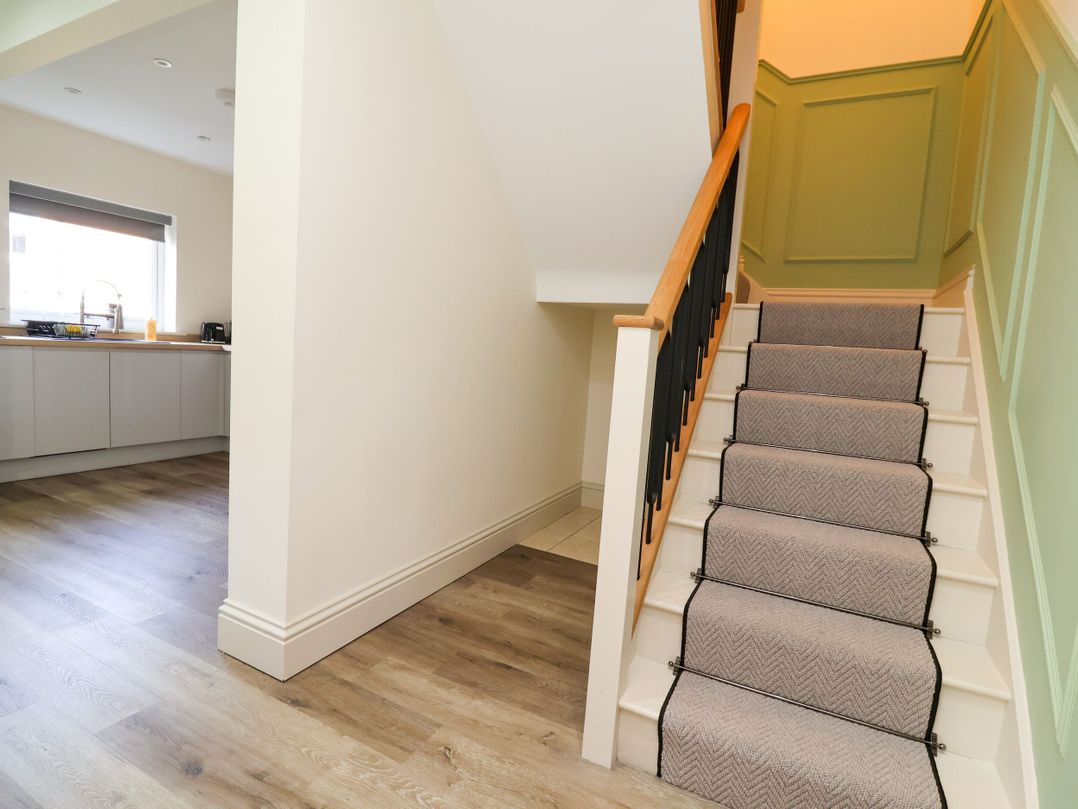 2 Rookery Close