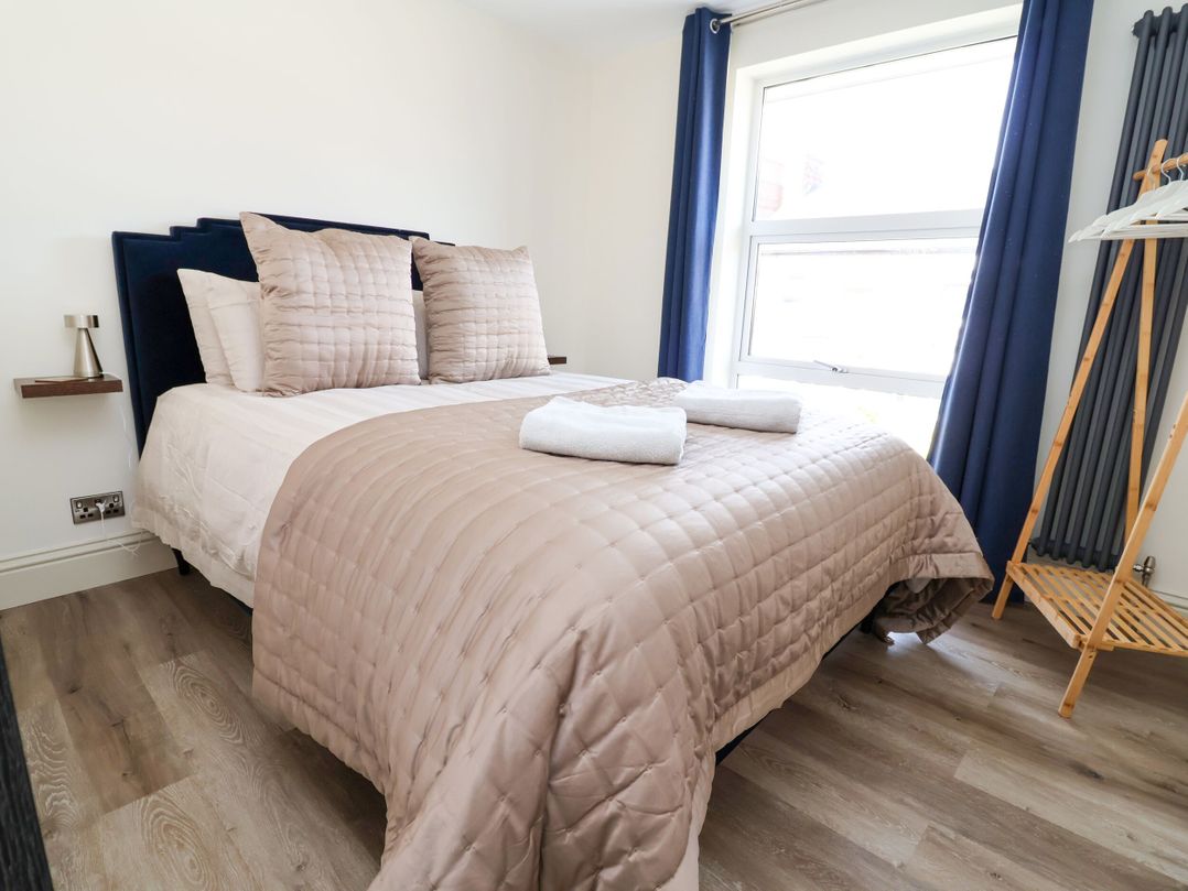 2 Rookery Close