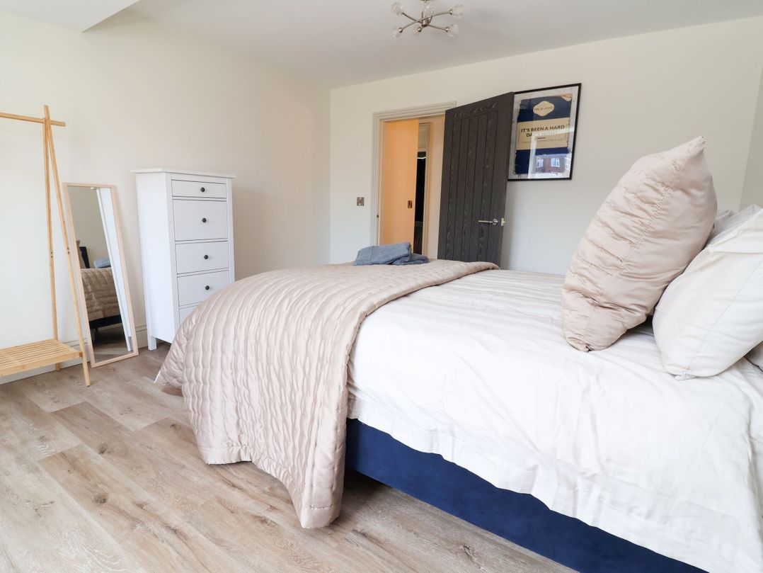 2 Rookery Close