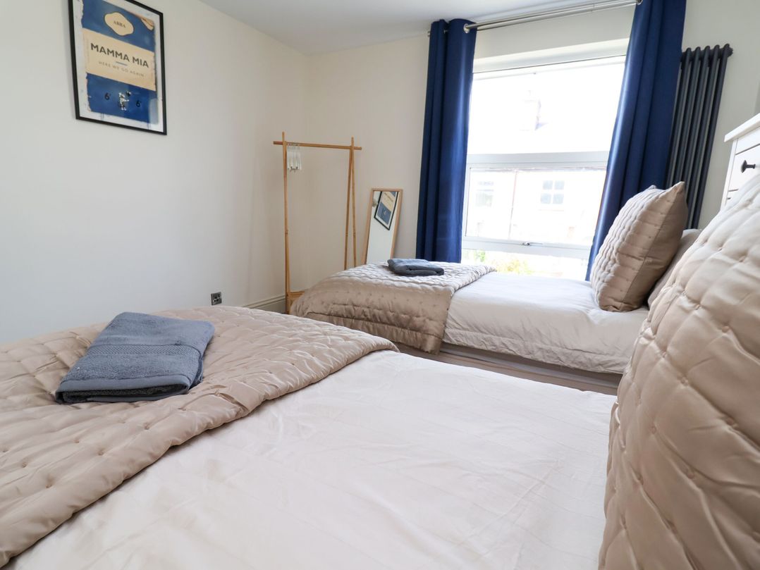 2 Rookery Close