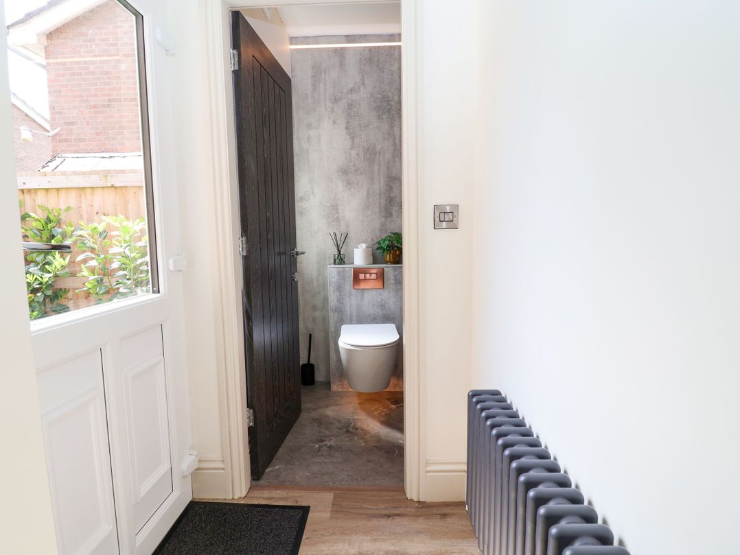 2 Rookery Close