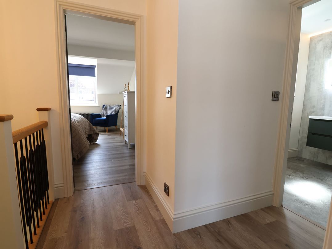 2 Rookery Close