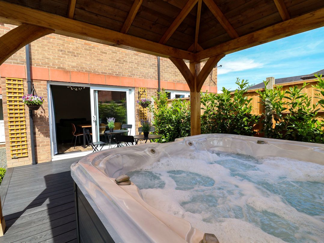 2 Rookery Close