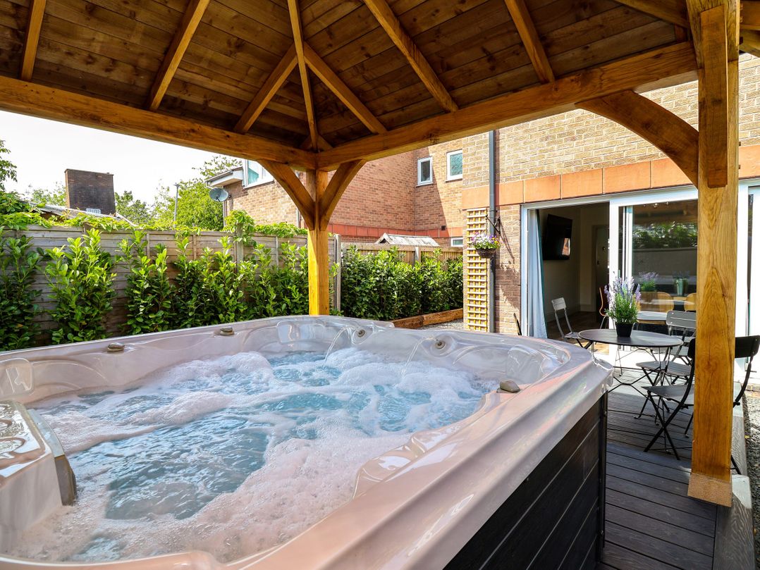 2 Rookery Close