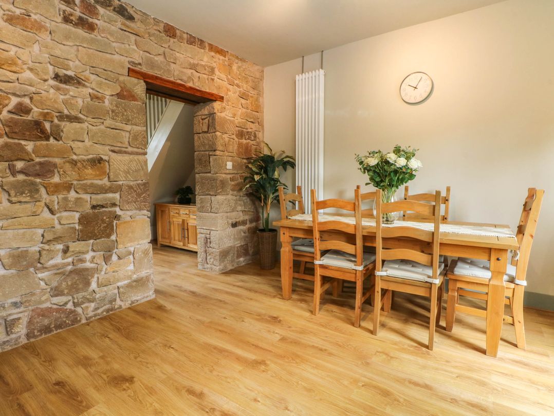 2 Bentley Bridge Cottages