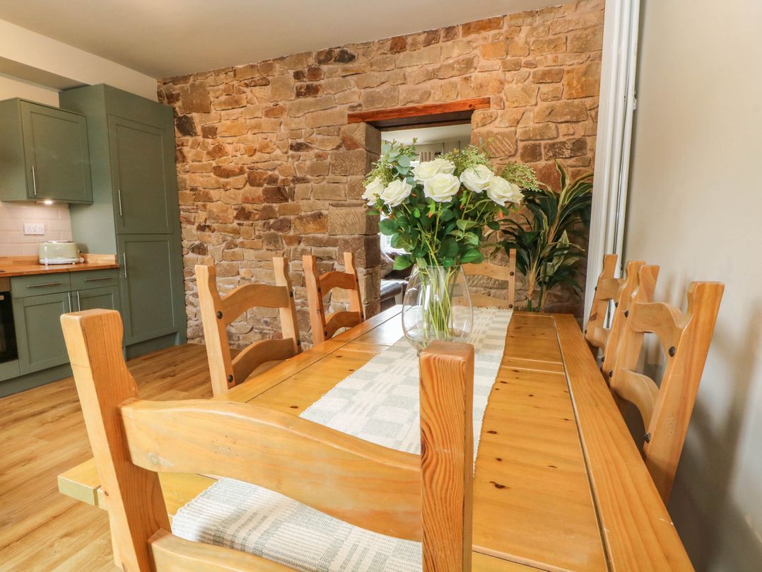 2 Bentley Bridge Cottages