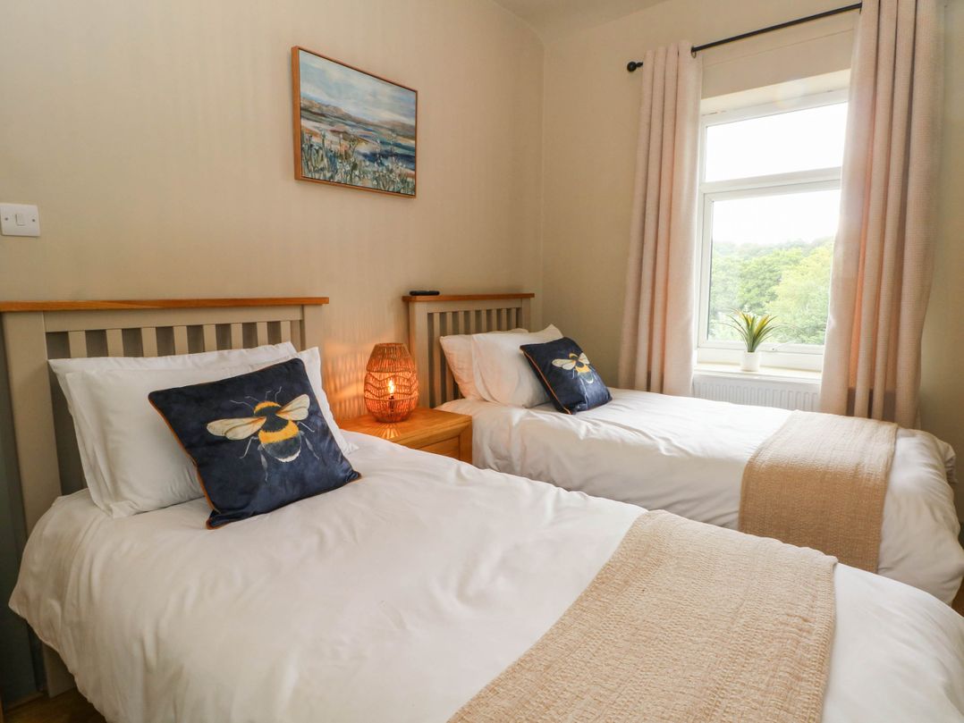 2 Bentley Bridge Cottages