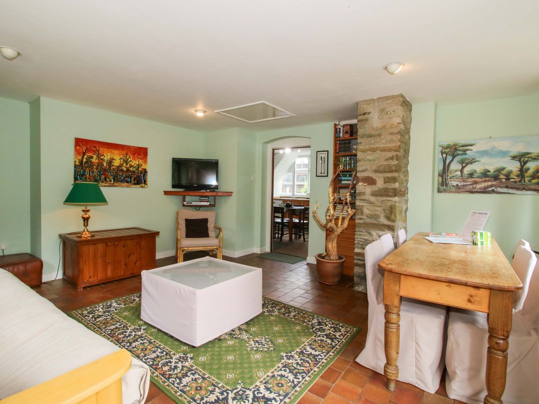 Kwerky Cottage