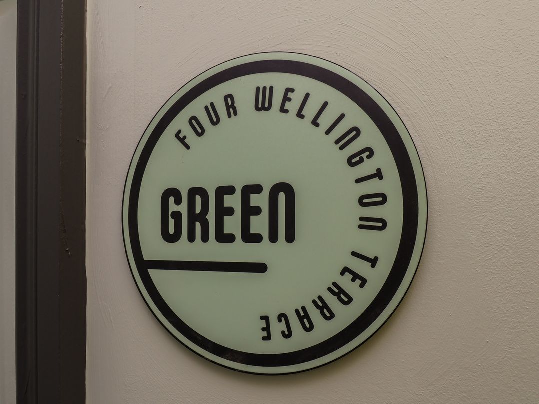 Apartment Green