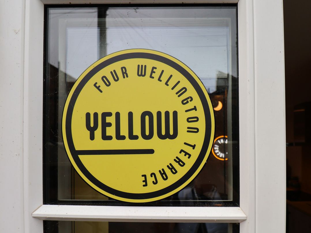 Apartment Yellow
