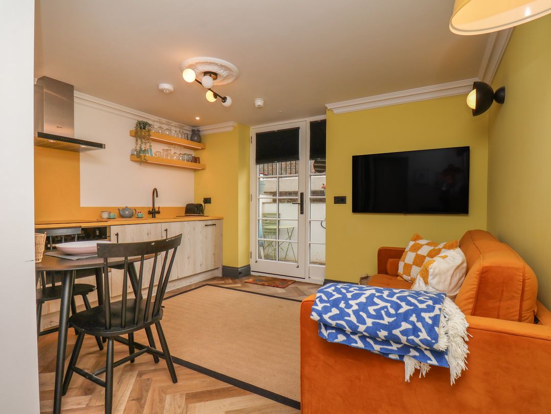 Apartment Yellow