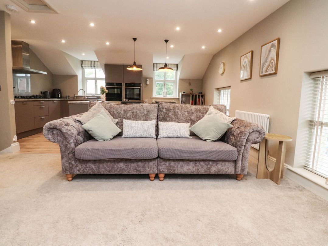 4 Church Hall Mews