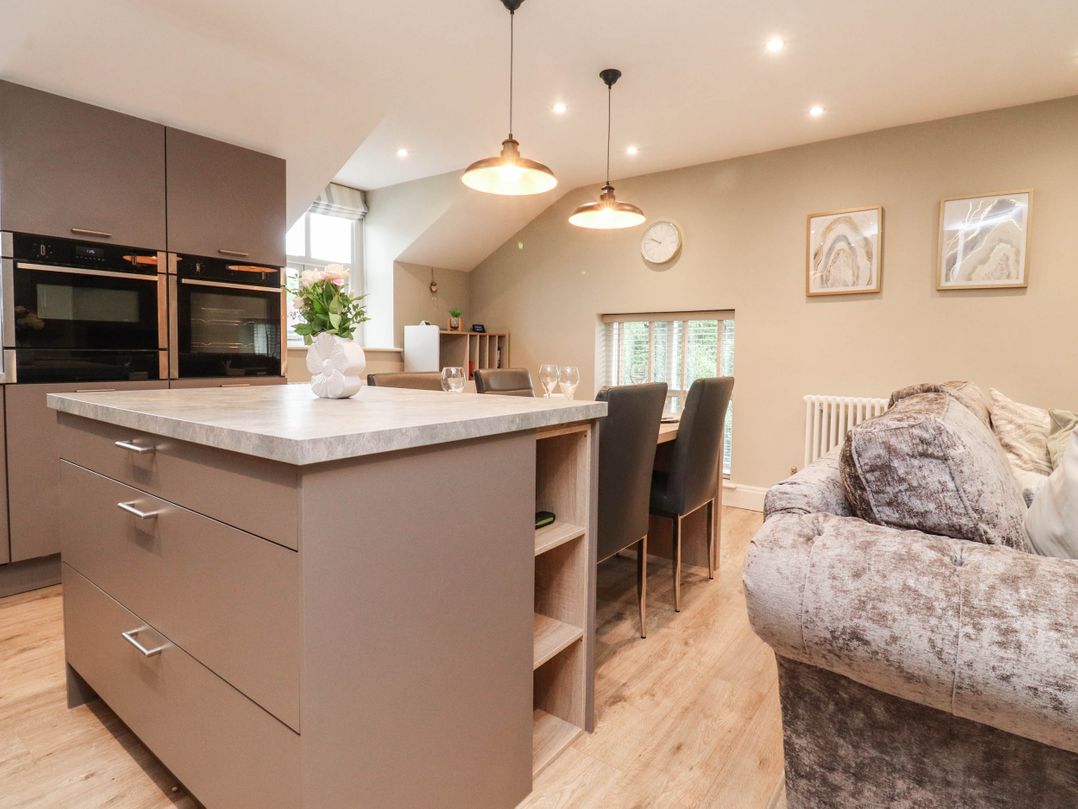 4 Church Hall Mews