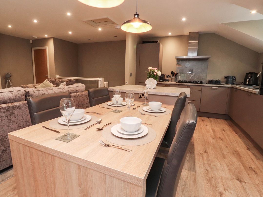 4 Church Hall Mews
