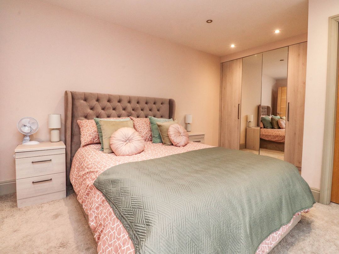 4 Church Hall Mews