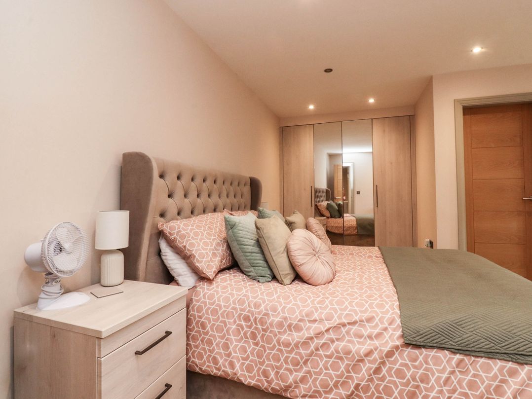 4 Church Hall Mews
