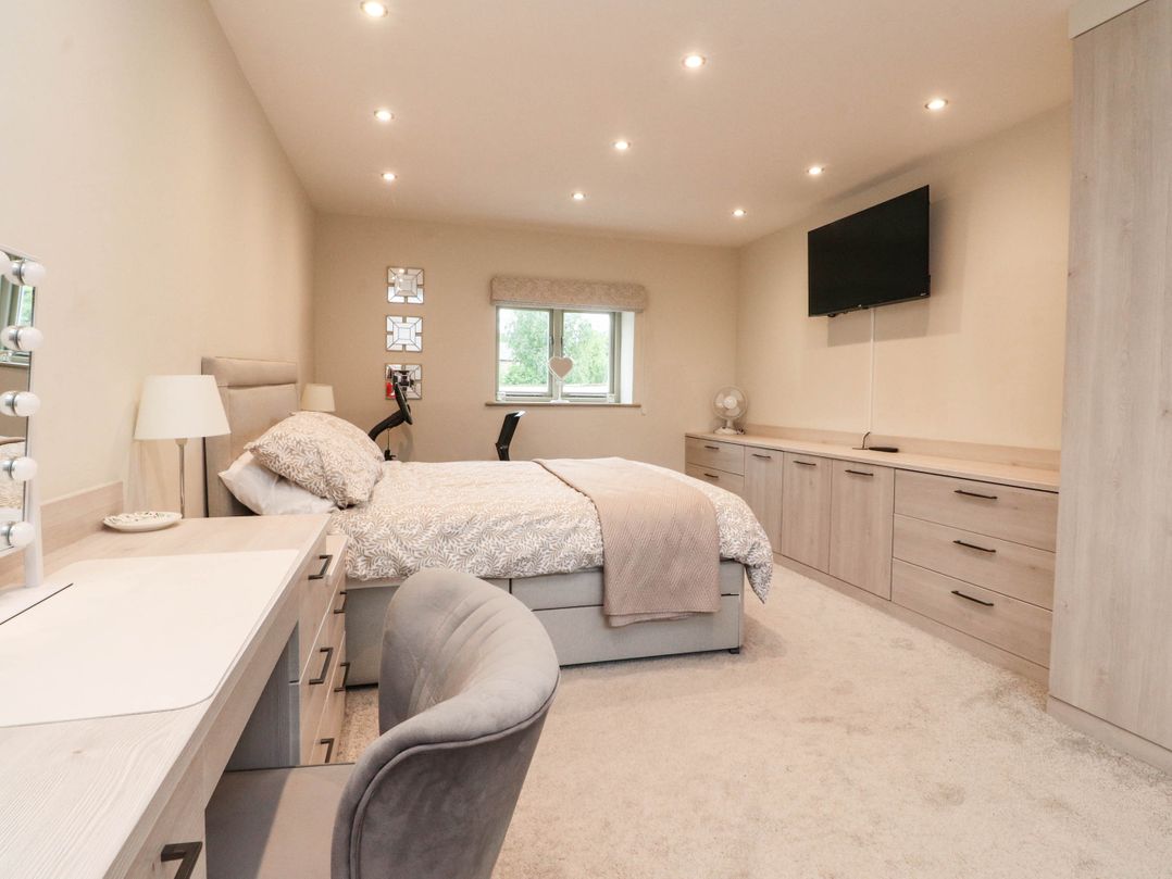 4 Church Hall Mews