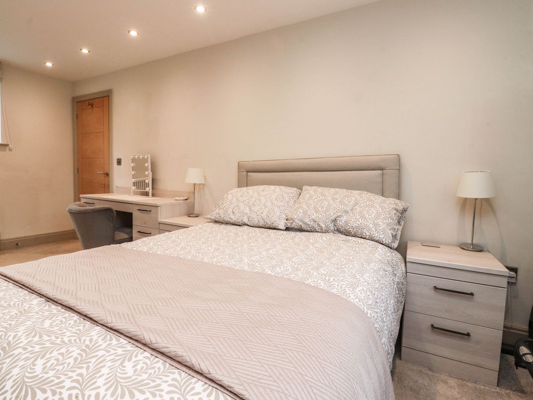 4 Church Hall Mews