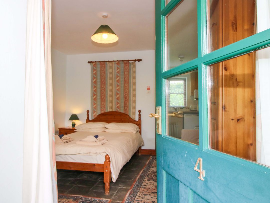 Apartment 4