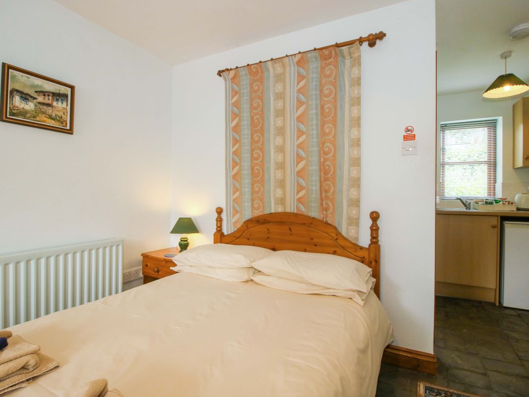 Apartment 4