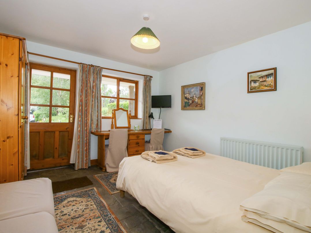 Apartment 4