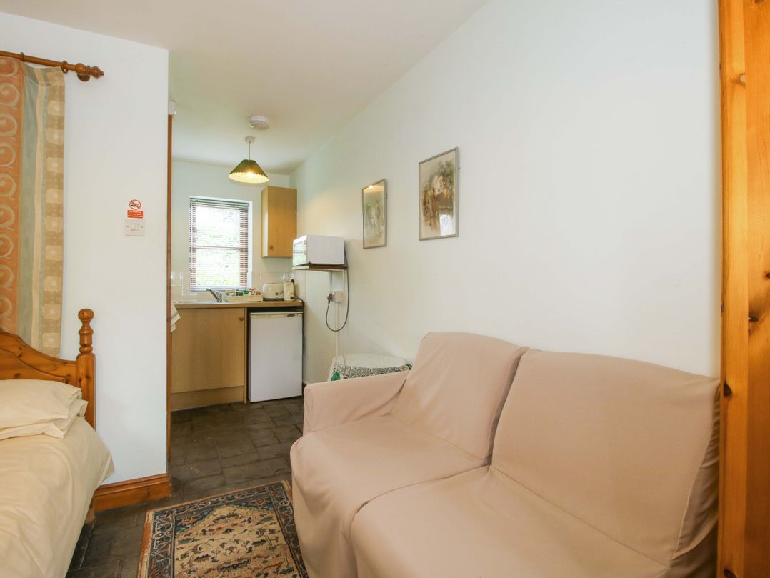 Apartment 4