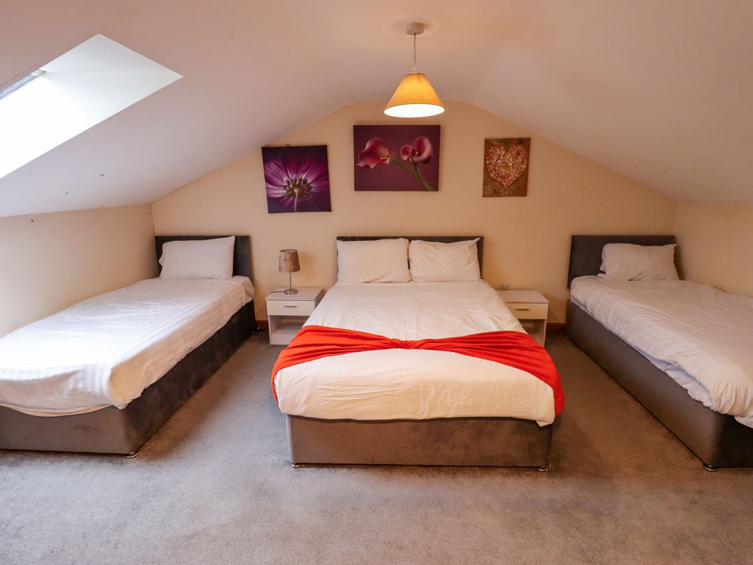 Holiday Cottage 2