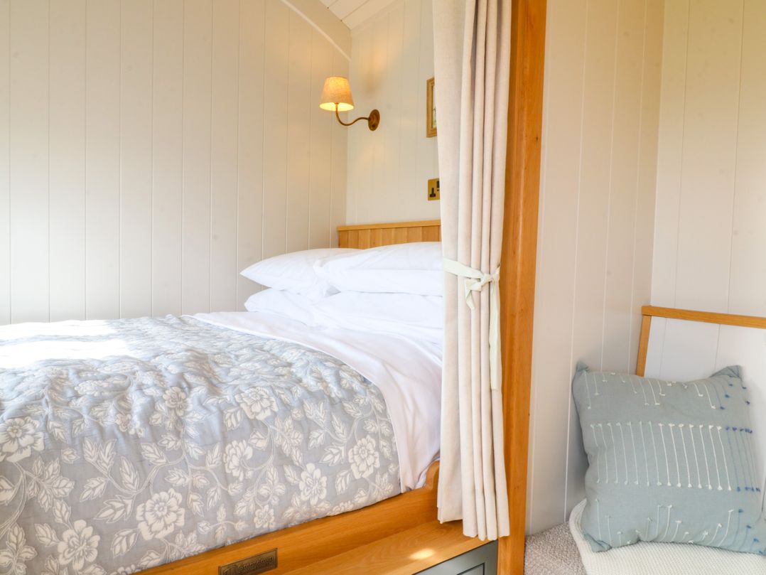 Fern Shepherds Hut