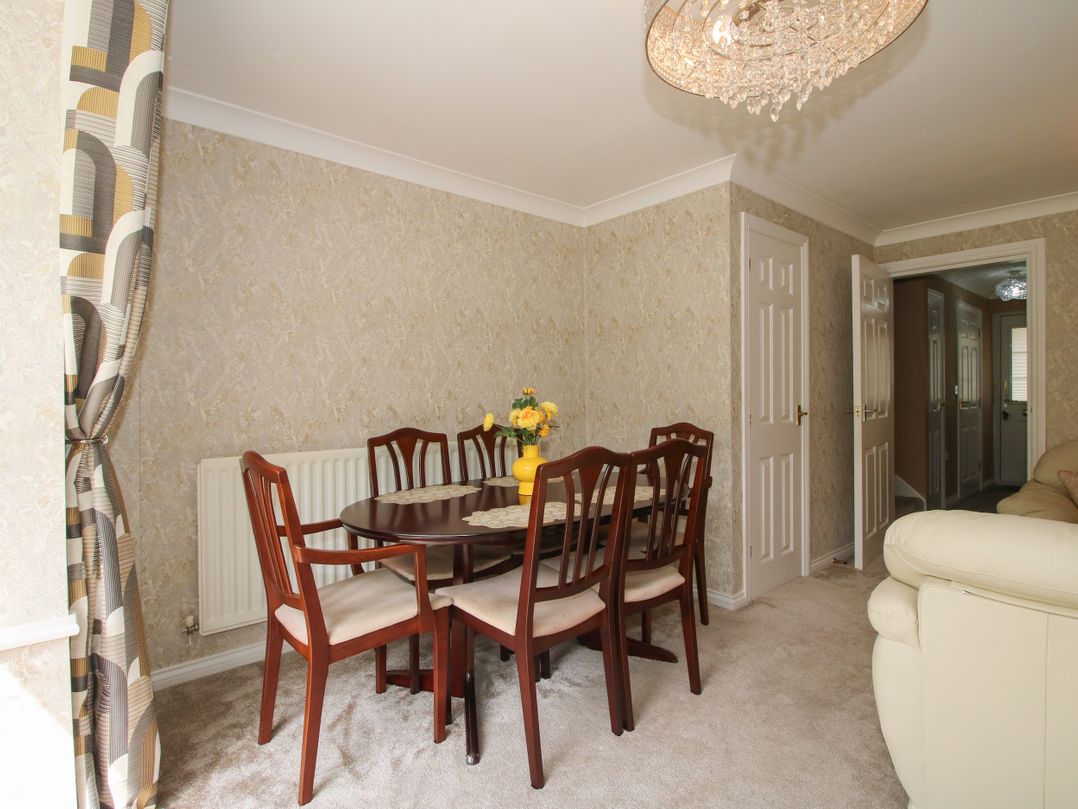 18 Hengrave Meadow