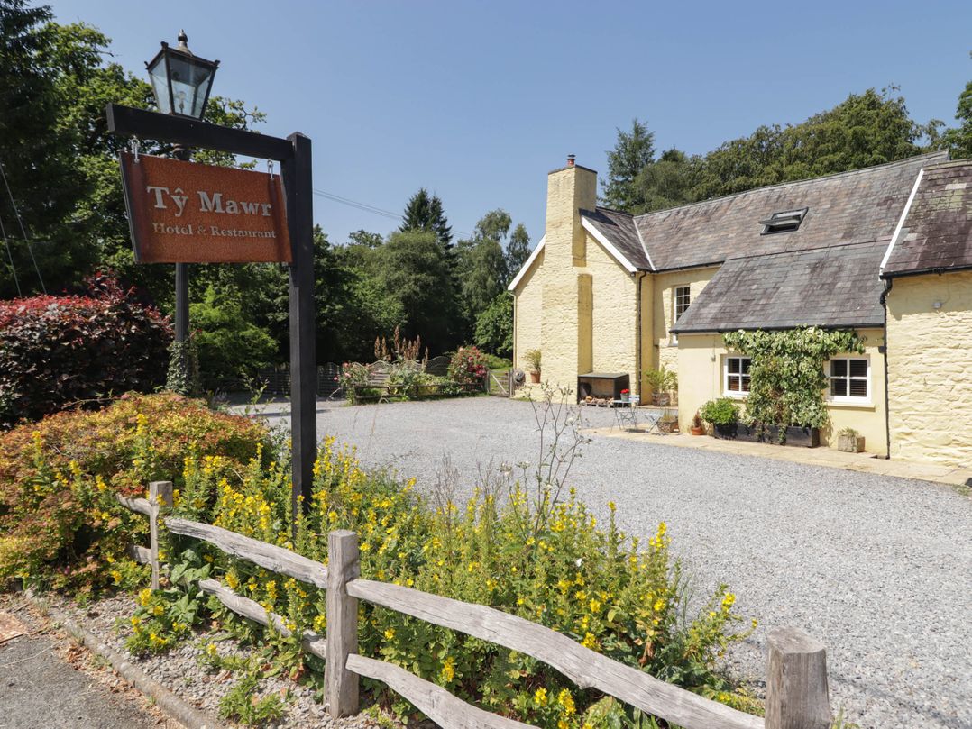 Ty Mawr Country House