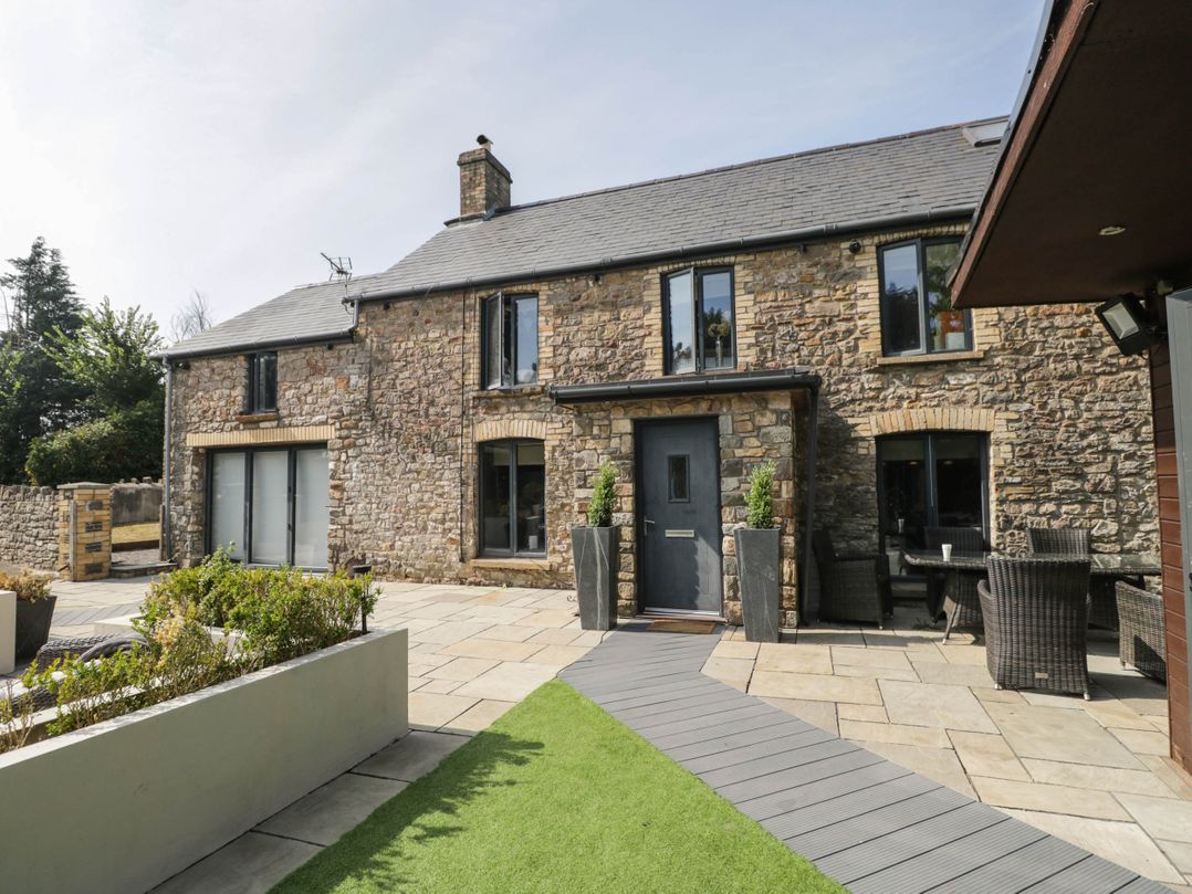Llanfarach Farmhouse