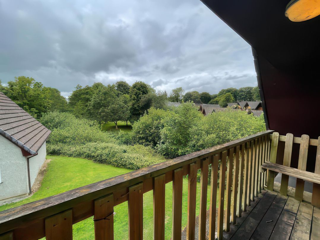 Cosy 3 Bedroom House on Cornish estate with pool