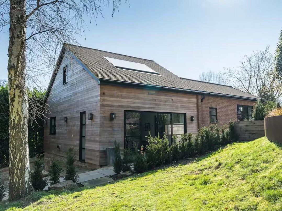Aylesford House Sleeps 2 and 1 infant Parking