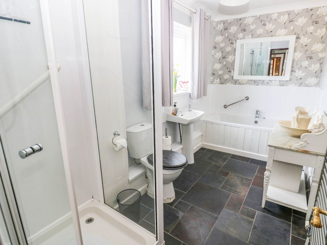 Coedllys Uchaf Cottage