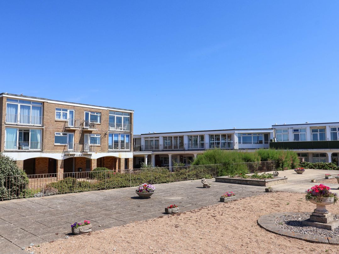 16 Old Shipyard Centre
