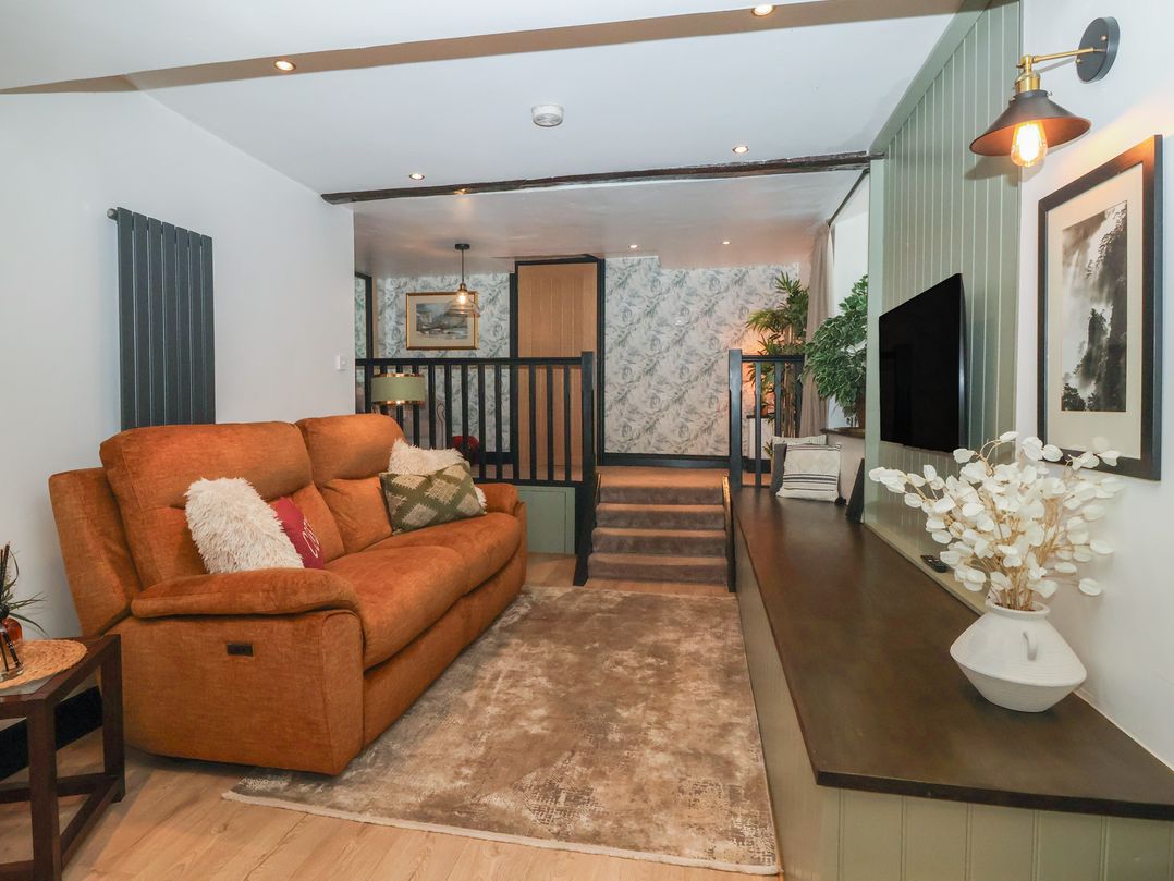 Old Cottages: 1 bed