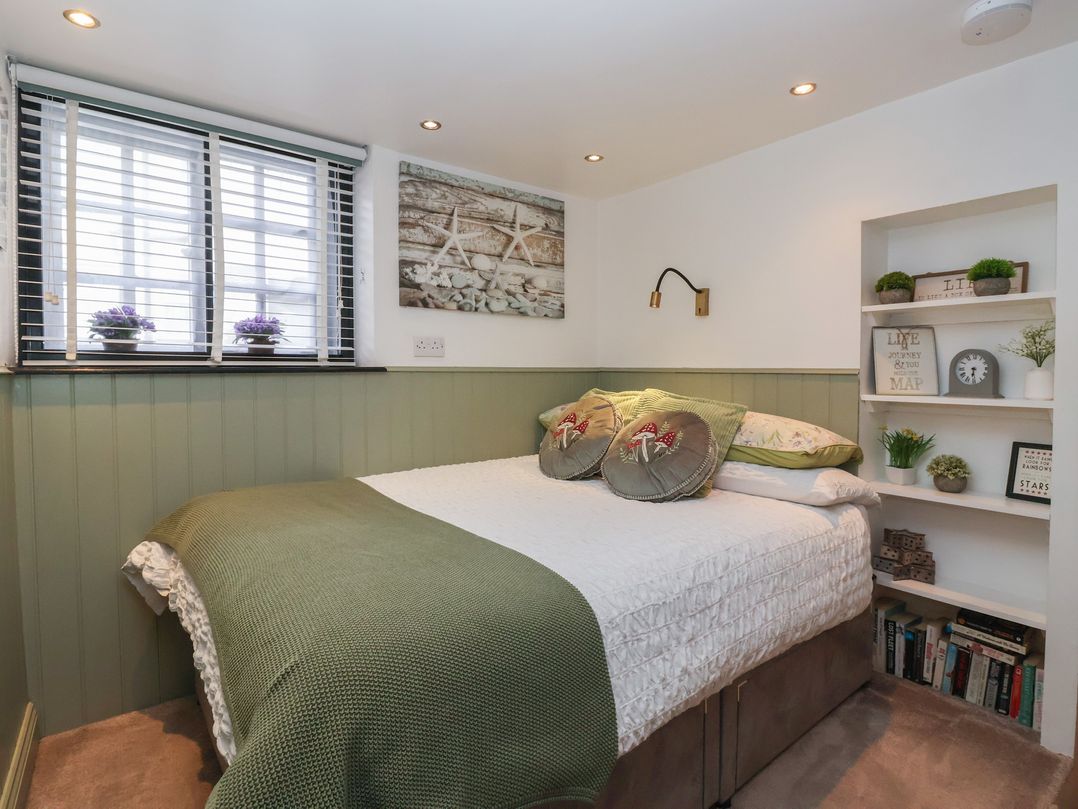 Old Cottages: 1 bed