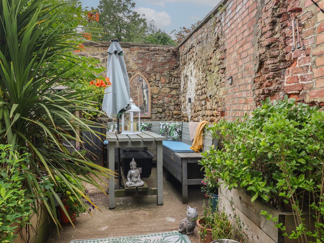 Old Cottages: 1 bed