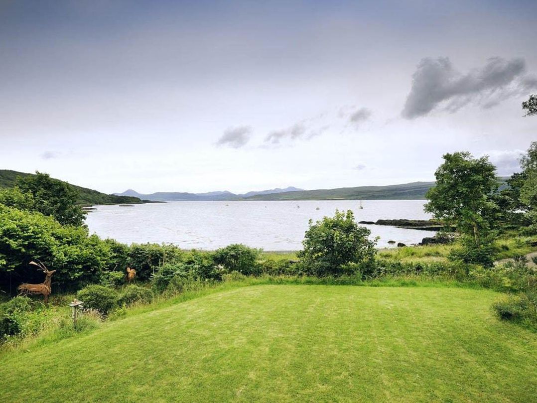 Tigh na Mara Sleeps 4 Sea Views Pet Friendly