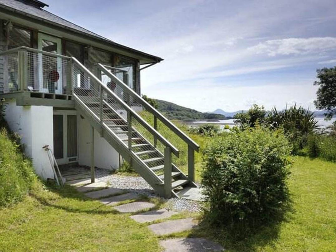 Tigh na Mara Sleeps 4 Sea Views Pet Friendly