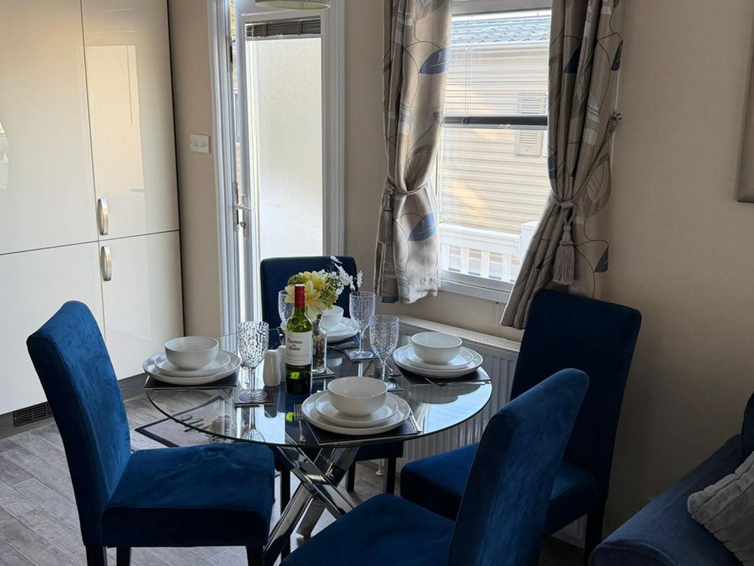 2Bed Ringwood Cabin  incl Park Pass SelfCheckin