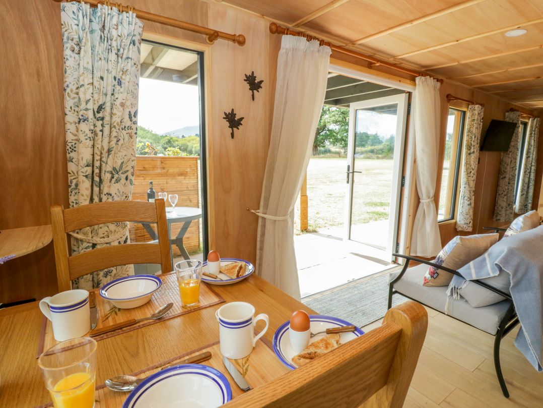 Oak Lodge