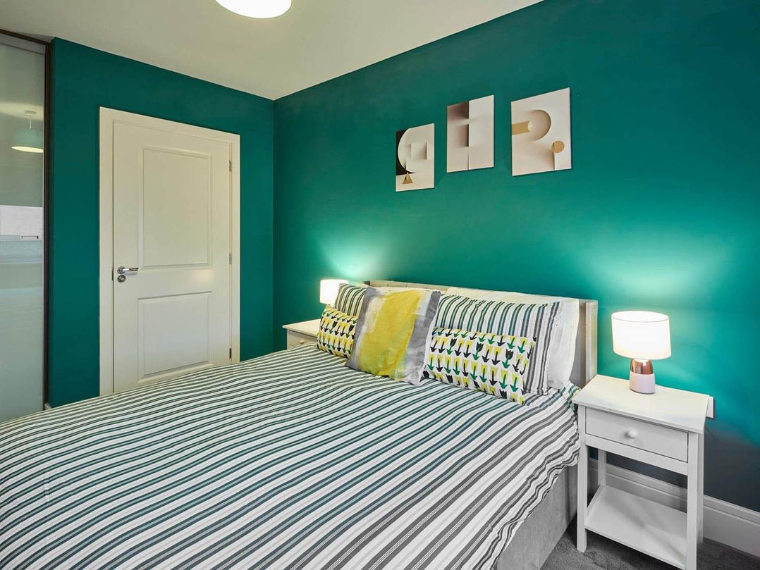 House Sleeps 8 with WiFi