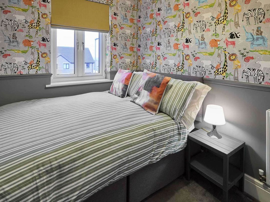 House Sleeps 8 with WiFi