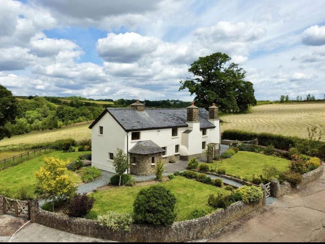 16th Century Devon Farmhouse Stunning Views