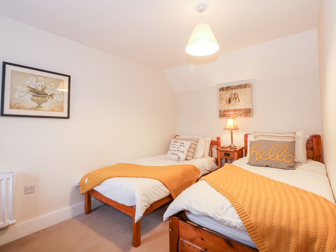 Hollyhedge Cottage
