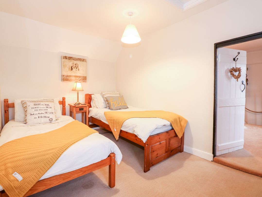 Hollyhedge Cottage