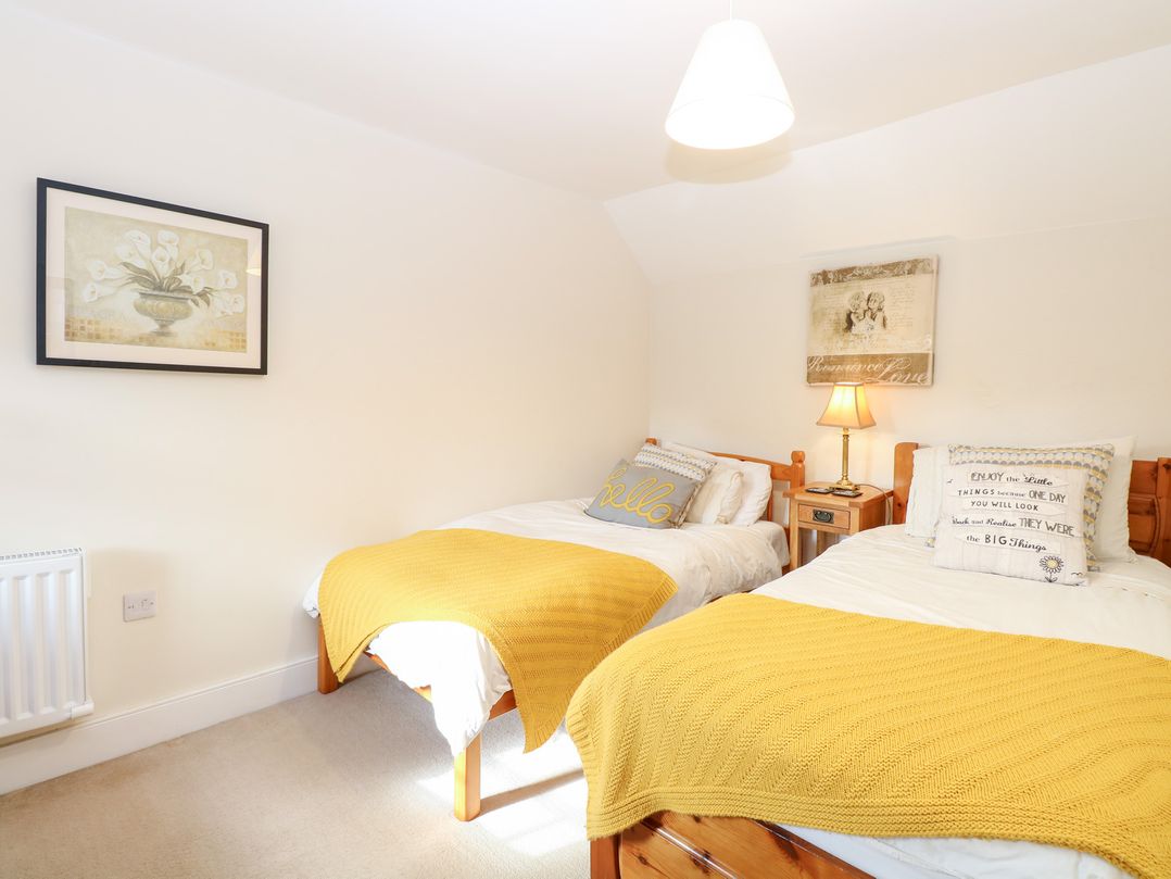 Hollyhedge Cottage