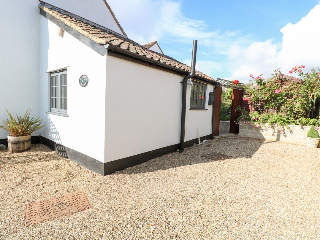 Hollyhedge Cottage