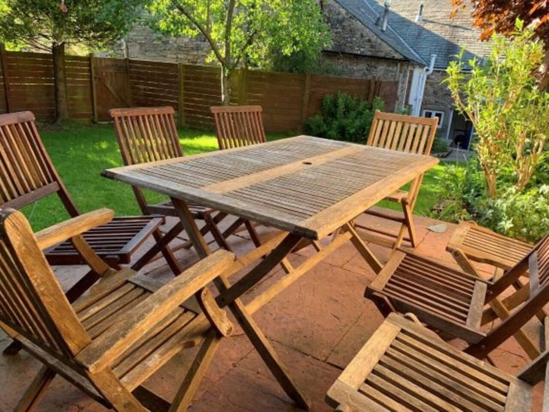 House Sleeps 10 Pet friendly Parking